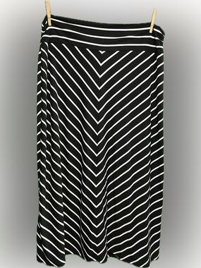 Faded Glory Black and White Chevron Maxi Skirt